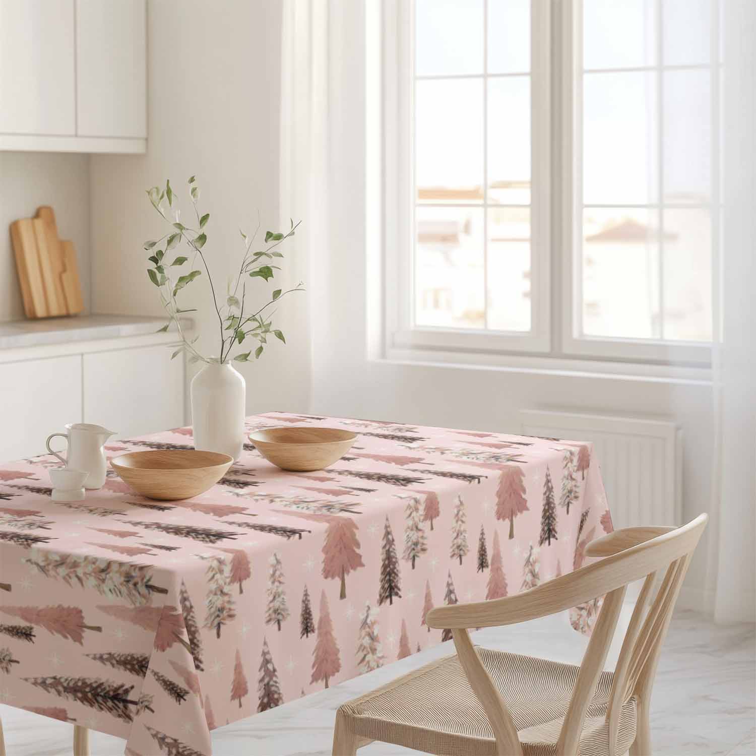 różowe_choinki_na_pastelowym_tle